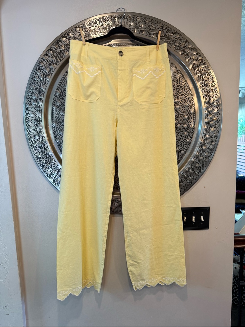 Anthropology Maeve Colette Yellow Embroidered Scallop Wide-Leg Crop Pants 33T NW - Picture 2 of 15